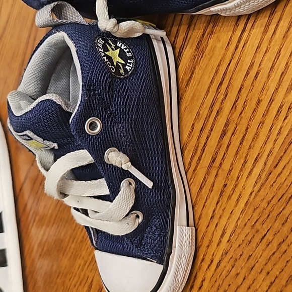 Converse - Picture 3 of 4